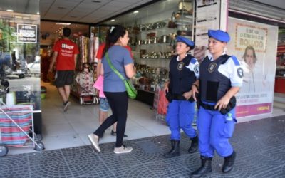 LA POLICÍA LOCAL RECORRE LAS CALLES