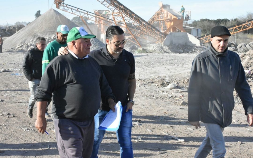 GUSTAVO MENÉNDEZ VISITÓ LA PLAZA BELGRANO Y EL ECOPUNTO