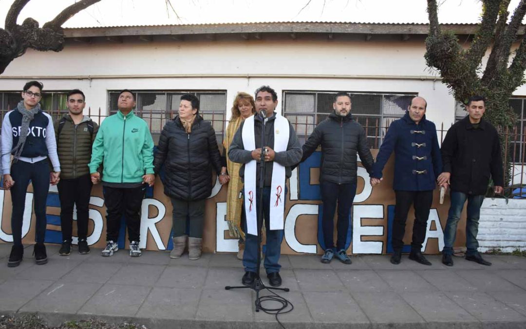 ABRAZO SIMBÓLICO EN LA ESCUELA Nº 23 DE MARIANO ACOSTA