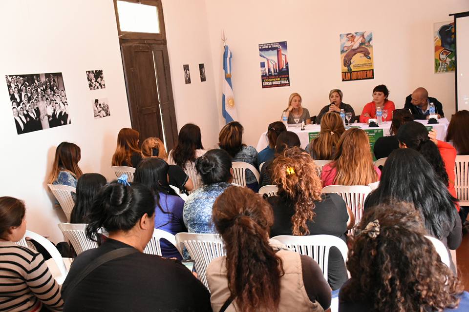 ENCUENTRO DE CAPACITACIÓN A PROMOTORAS COMUNITARIAS