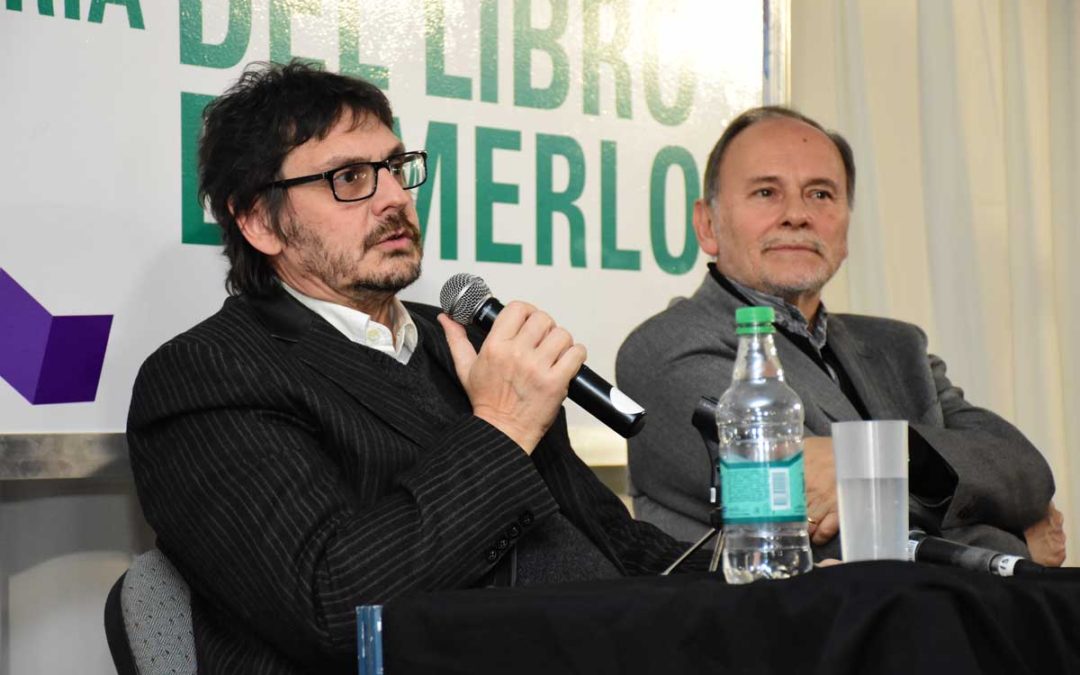 FELIPE PIGNA SE PRESENTÓ EN LA FERIA DEL LIBRO DE MERLO