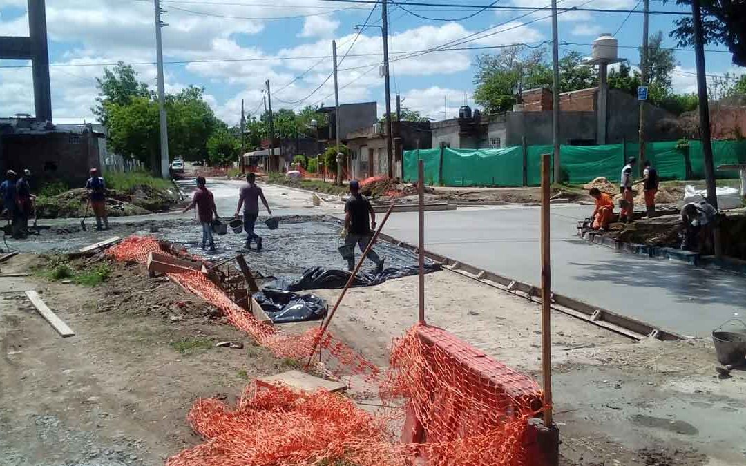 RECONSTRUCCIÓN DE PAVIMENTO Y DESAGÜES PLUVIALES EN PARQUE SAN MARTÍN
