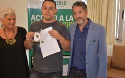 ENTREGA DE CREDENCIALES IDENTIFICATORIAS AL PERSONAL DE SALUD