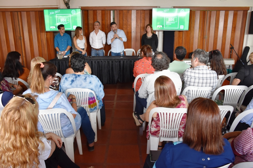 BRINDIS PARA LA COMUNIDAD EDUCATIVA DE MERLO