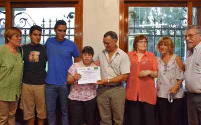 ENTREGA DE RECONOCIMIENTOS A ALUMNOS DE MERLO