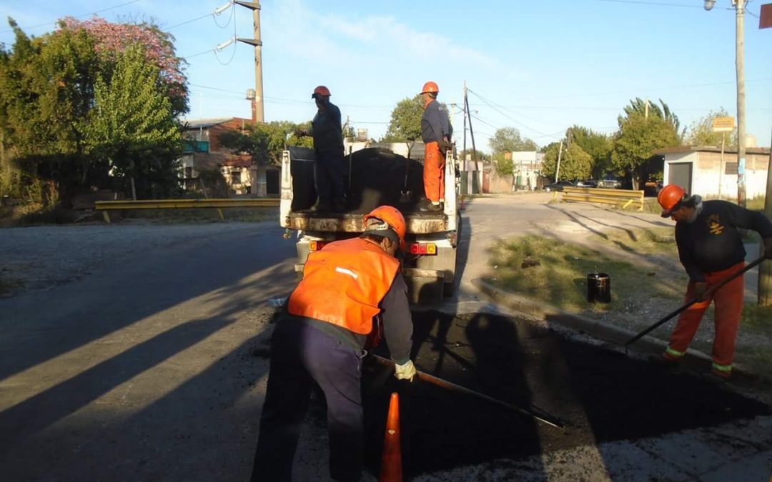 SE EXTIENDE EL PLAN DE BACHEO A LOS BARRIOS
