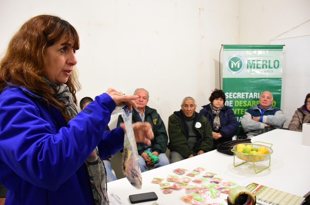 ENTREGA DE SEMILLAS PARA LA TERCERA EDAD