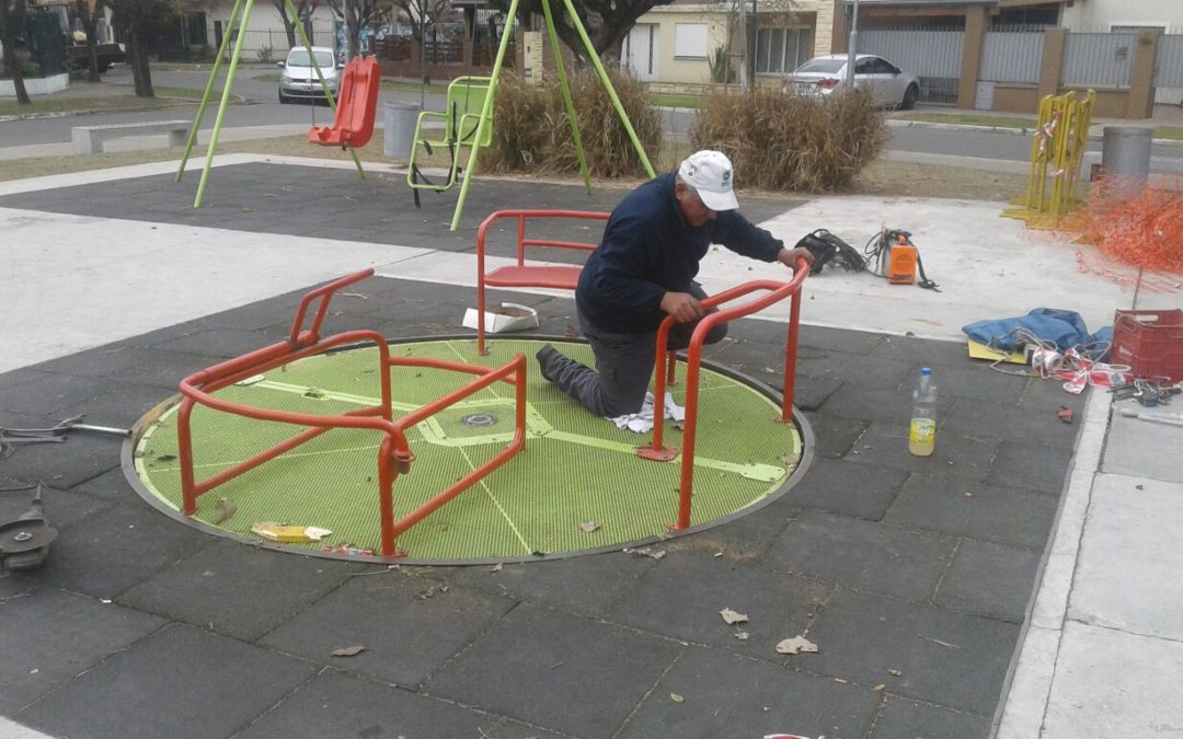 TAREAS DE EMBELLECIMIENTO EN LA PLAZA BELGRANO DE PADUA