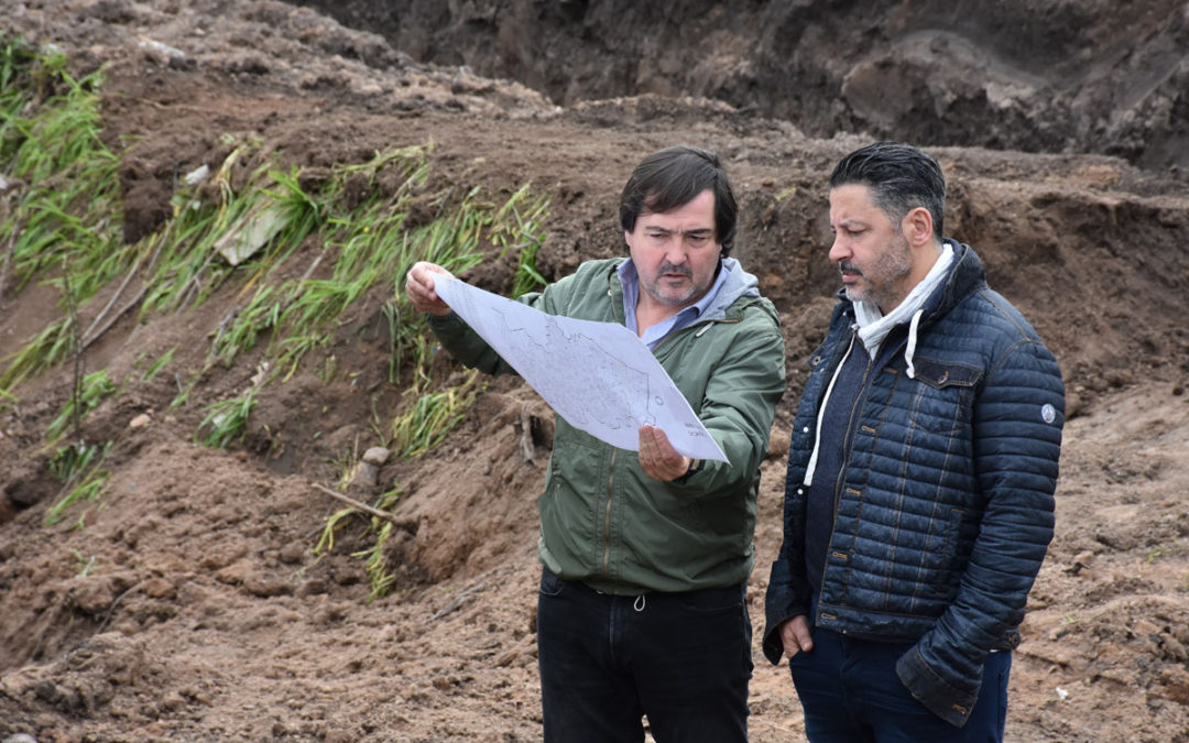 EL INTENDENTE RECORRIÓ OBRAS DEL ARROYO SALGUERO