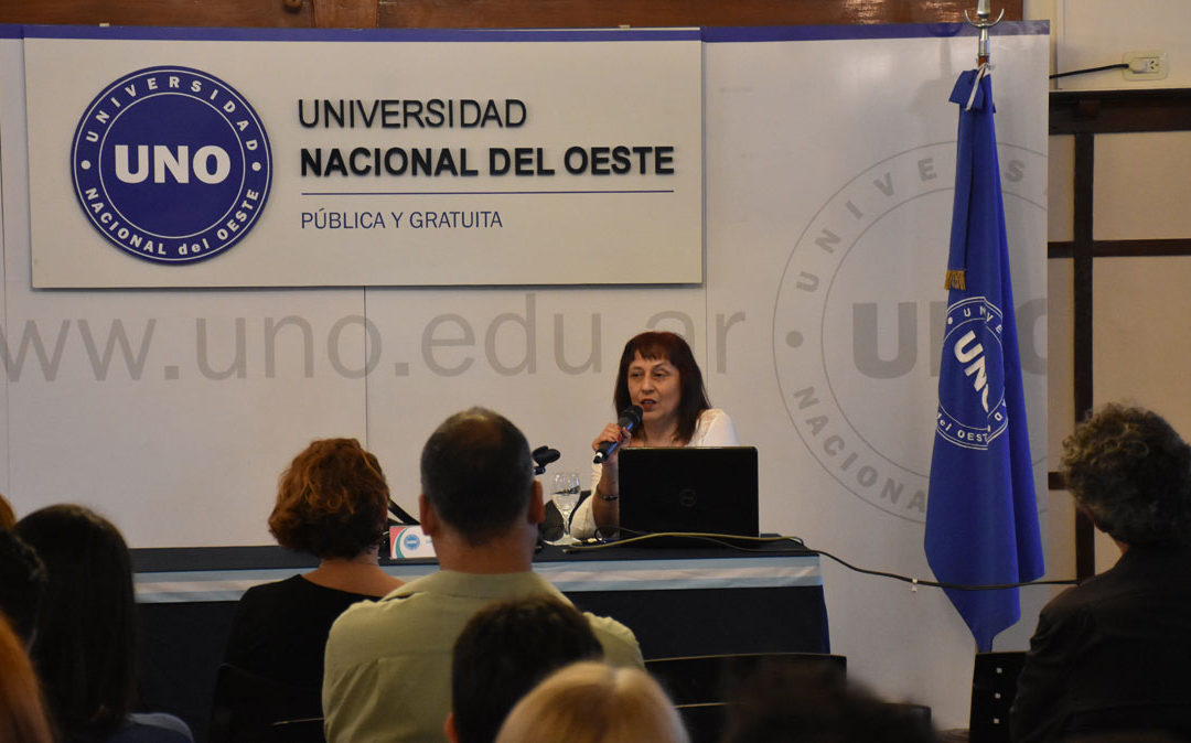 CONFERENCIAS SOBRE EDUCACIÓN EN LA UNO