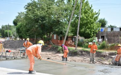 CONTINÚA LA PAVIMENTACIÓN DE LA AVENIDA SALGUERO