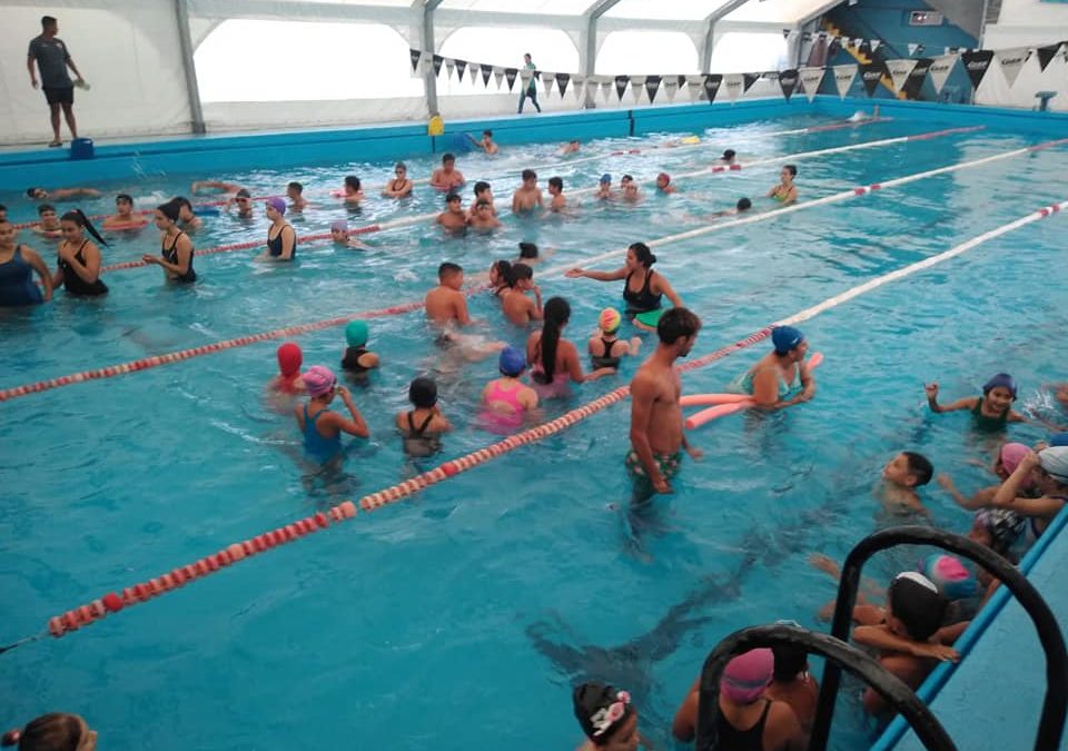 INICIÓ LA ESCUELA MUNICIPAL DE NATACIÓN