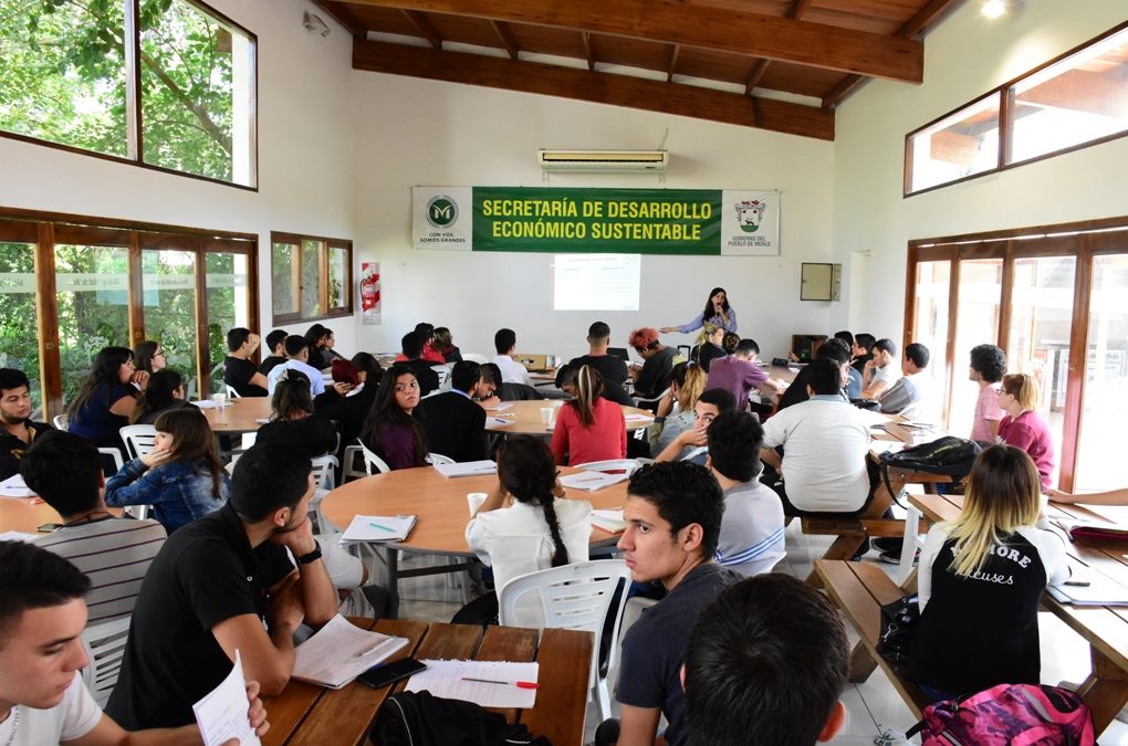 CAPACITACIÓN PARA FUTUROS TRABAJADORES