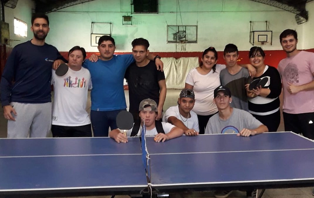 CLÍNICA DE TENIS DE MESA ADAPTADO