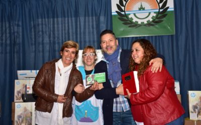ENTREGA DE EQUIPAMIENTO TECNOLÓGICO A ESCUELAS