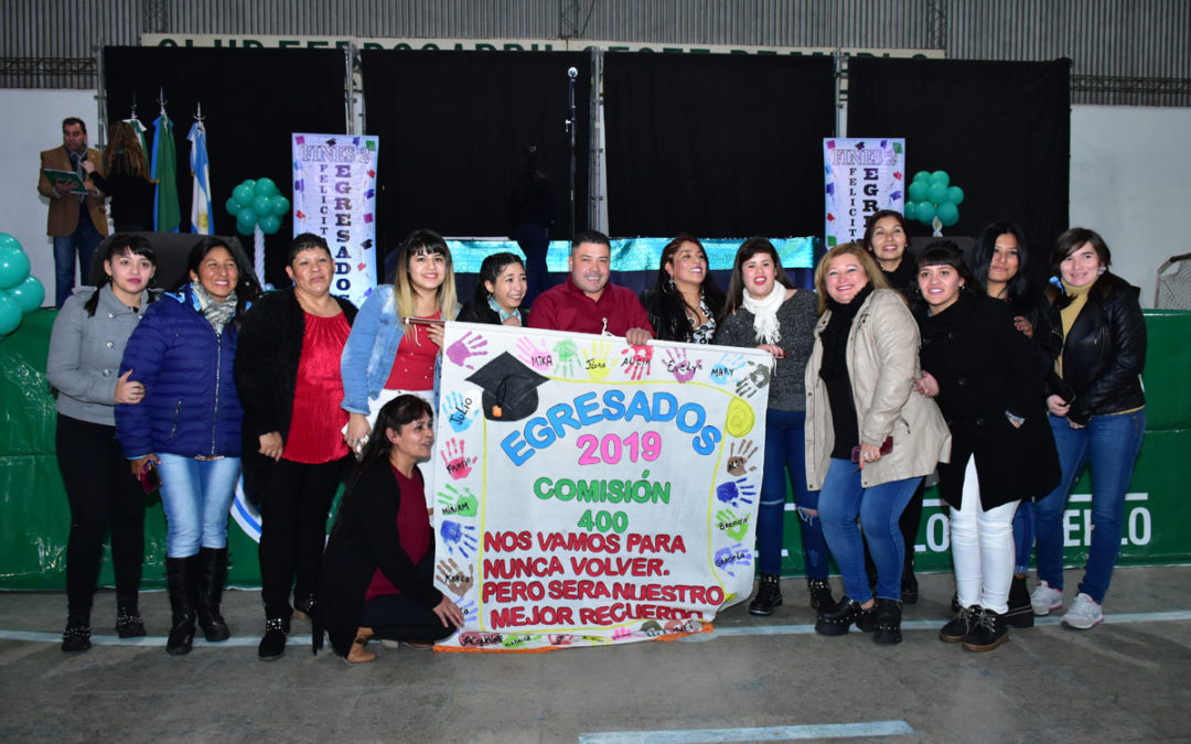 ENTREGA DE DIPLOMAS A EGRESADOS DEL PLAN FINES