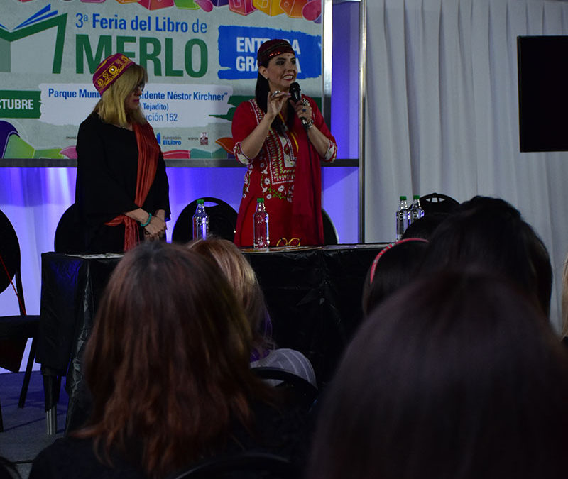 JIMENA LA TORRE VISITÓ LA FERIA DEL LIBRO