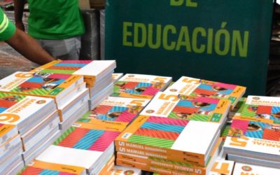 ENTREGA DE KITS ESCOLARES