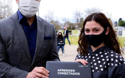 CONECTAR IGUALDAD: ENTREGA DE COMPUTADORAS