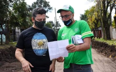 GUSTAVO MENÉNDEZ RECORRIÓ OBRAS EN MARIANO ACOSTA