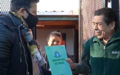 VECINOS MERLENSES RECIBIERON LAS ESCRITURAS DE SU VIVIENDA