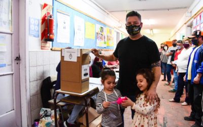 ELECCIONES PRIMARIAS 2021: GUSTAVO MENÉNDEZ EMITIÓ SU VOTO