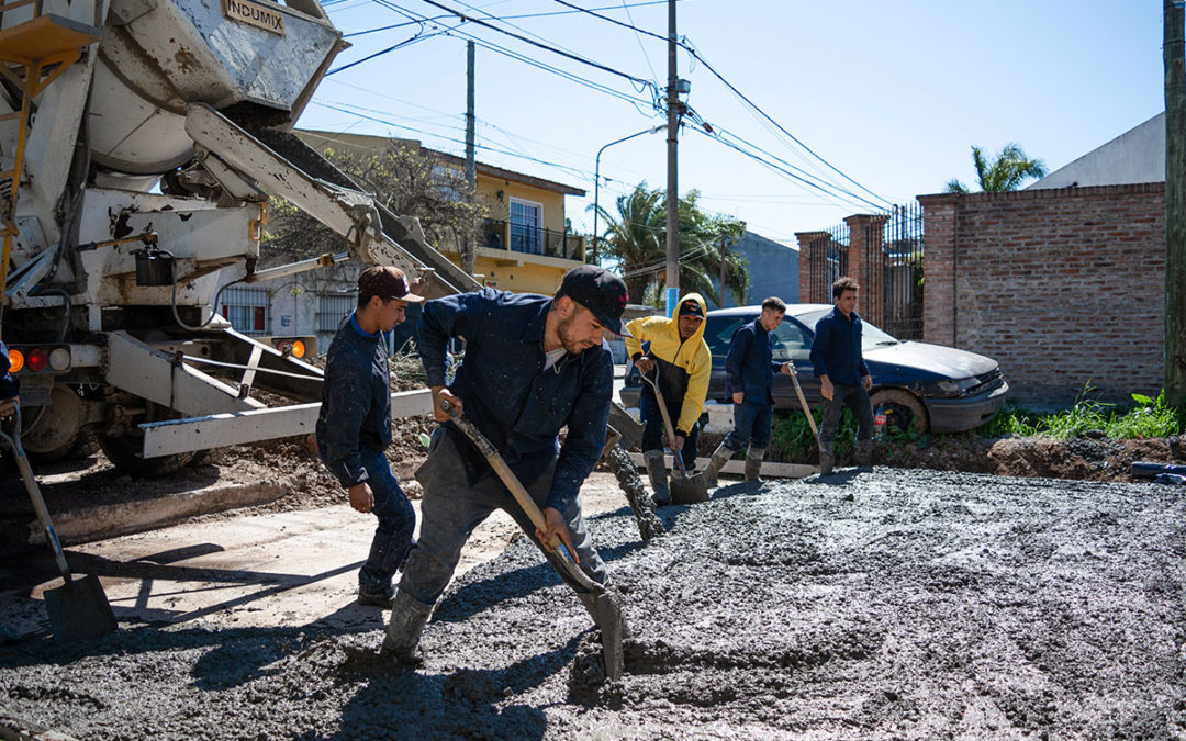 AVANZAN OBRAS DE PAVIMENTACIÓN EN PARQUE SAN MARTÍN