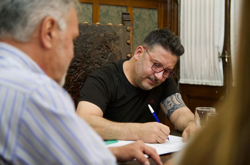 SE PRESENTÓ EL PROGRAMA “AL DERECHO Y AL REVÉS”