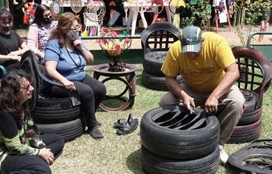 SE PRESENTÓ TALLER DE ARTE RECICLADO EN PADUA