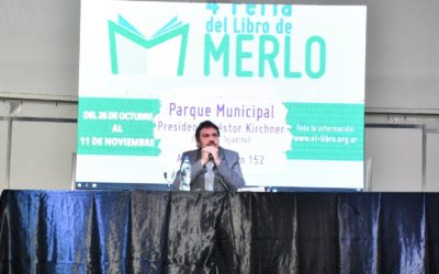 FELIPE PIGNA VISITÓ LA FERIA DEL LIBRO DE MERLO
