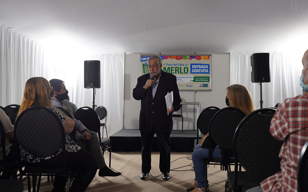 ALEJANDRO VACCARO EXPUSO EN LA FERIA DEL LIBRO