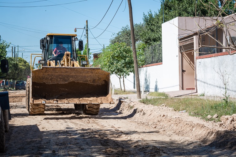 DOS NUEVAS OBRAS DE PAVIMENTO INTERTRABADO EN MERLO NORTE