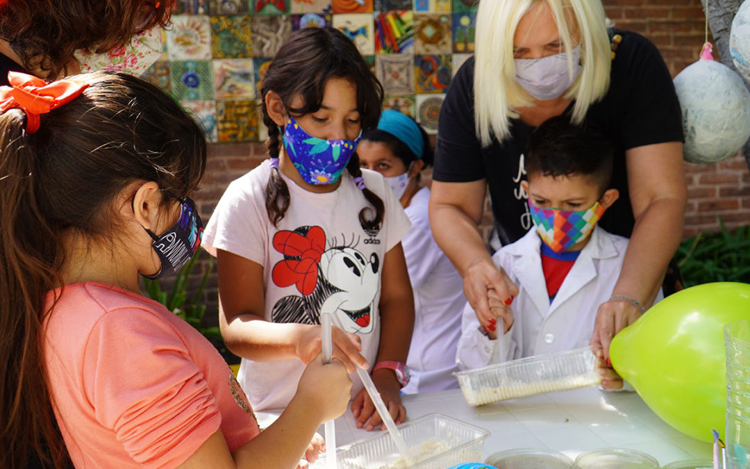 SE REALIZÓ TALLER DE ARTE RECICLADO EN PADUA