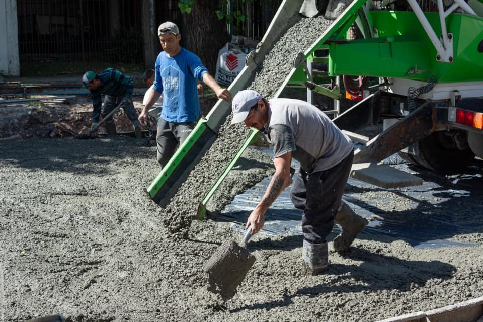 AVANZAN TRABAJOS DE PAVIMENTACIÓN EN MERLO