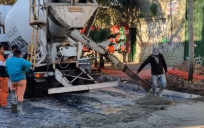 MÁS OBRAS DE RECONSTRUCCIÓN DE PAVIMENTO: CALLE VICTORIANO LOZA