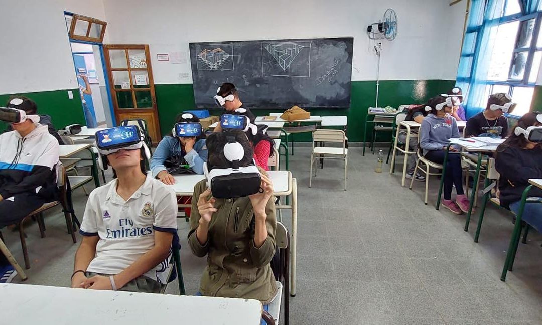 PROGRAMAS EDUCATIVOS EN ESCUELAS DE MERLO