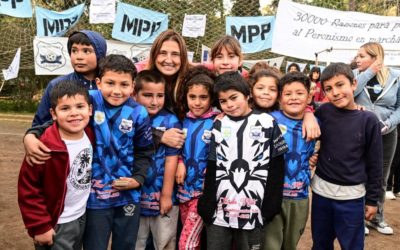 ENTREGA DE MATERIALES A CLUBES