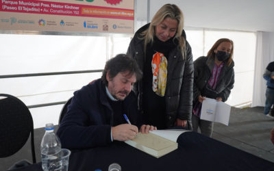 FELIPE PIGNA Y DARÍO SZTAJNSZRAJBER EN LA FERIA DEL LIBRO DE MERLO