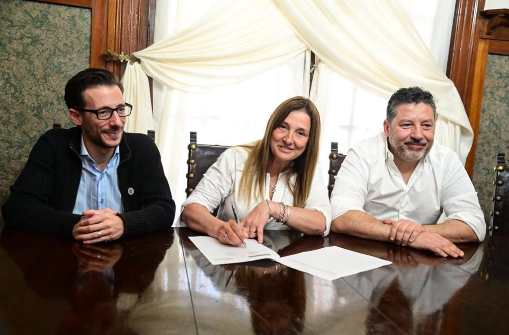 FIRMA DE CONVENIO SOBRE EL PLAN DE ESCRITURACIÓN