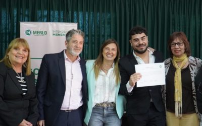 ENTREGA DE DIPLOMAS A RESIDENTES DE LA SALUD