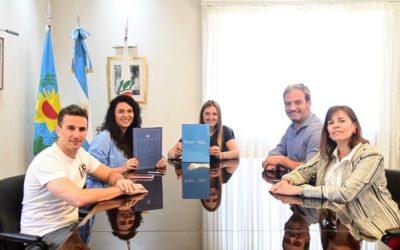 KARINA MENÉNDEZ FIRMÓ UN ACUERDO PARA LAS INFANCIAS DE MERLO