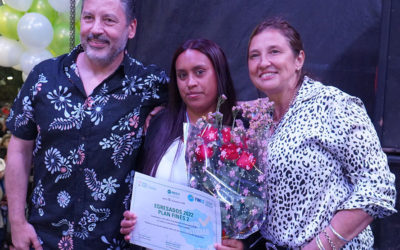 KARINA Y GUSTAVO MENÉNDEZ ENTREGARON DIPLOMAS A LOS EGRESADOS DEL PLAN FINES