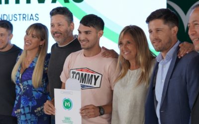 ENTREGA DE HABILITACIONES DEFINITIVAS A COMERCIOS E INDUSTRIAS MERLENSES