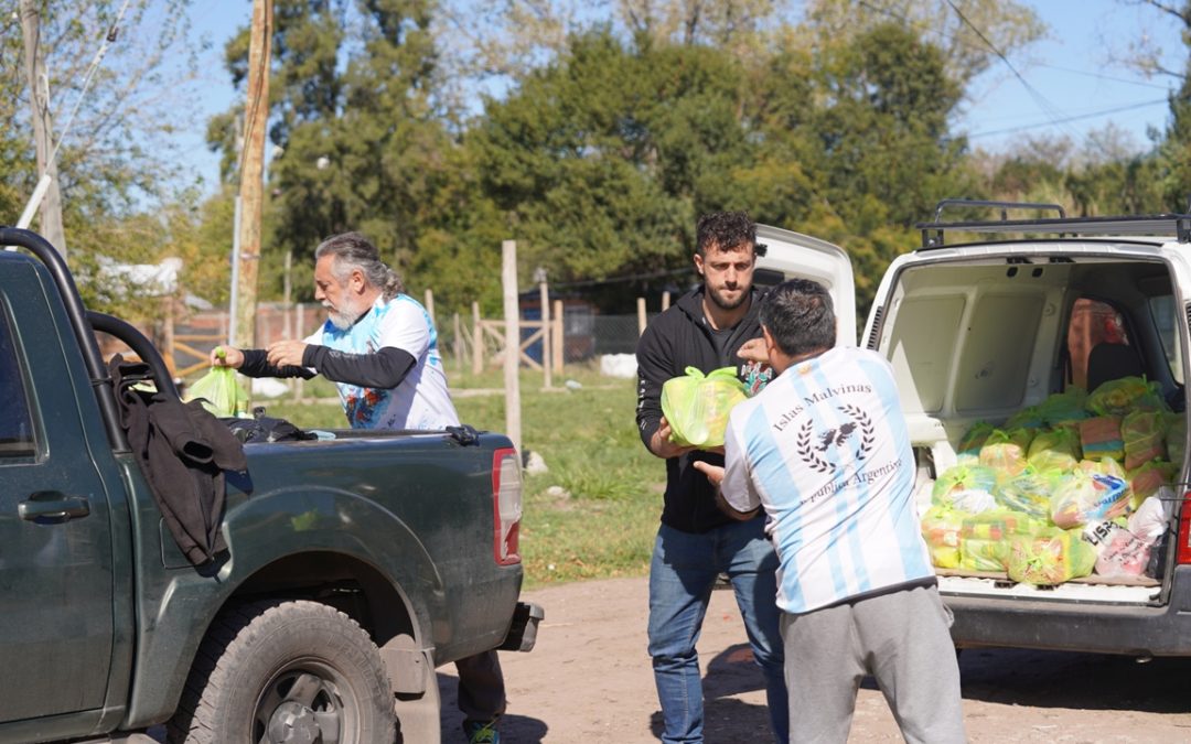 SE ENTREGARON LOS ALIMENTOS RECAUDADOS EN LA CARRERA