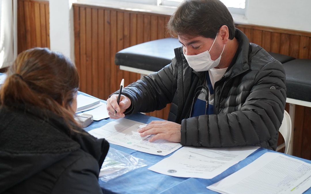 ATENCIÓN MÉDICA GRATUITA EN LOS BARRIOS