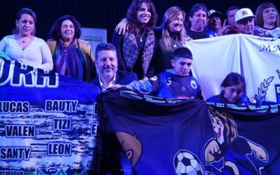 LOS CLUBES DE BARRIO RECIBIERON KITS DEPORTIVOS