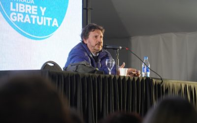 FELIPE PIGNA Y ALEJANDRO FANTINO EN LA FERIA DEL LIBRO