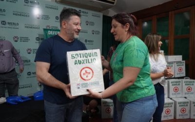 INSTITUCIONES EDUCATIVAS RECIBEN BOTIQUINES