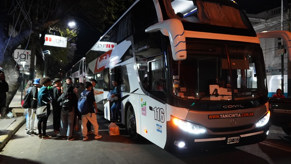 JÓVENES MERLENSES PARTIERON HACIA CHAPADMALAL