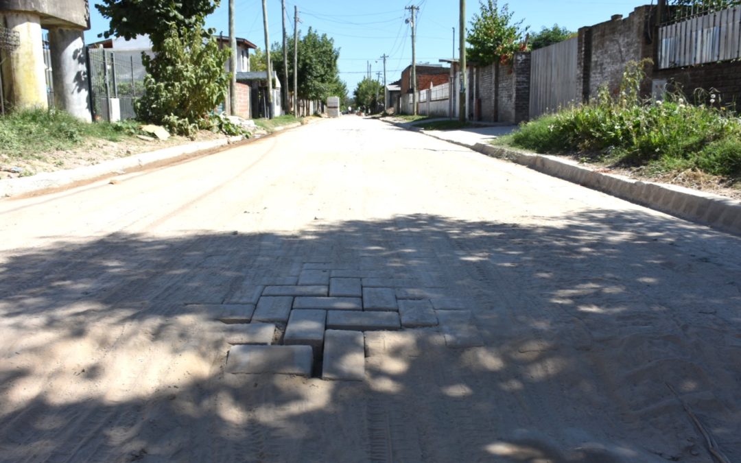 OBRAS DE ASFALTO RETICULADO EN MERLO NORTE